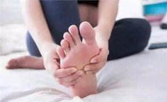 脚抽筋是什么原因?怎样治疗?